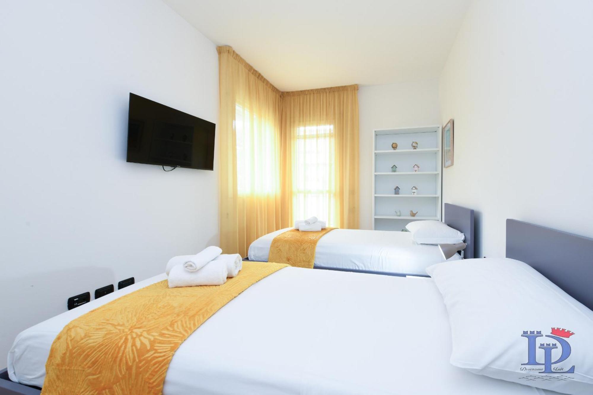 Desenzanoloft Official Partner Marriott Homes & Villas -The Wind Rose Renovation 2025 Desenzano del Garda Exterior foto