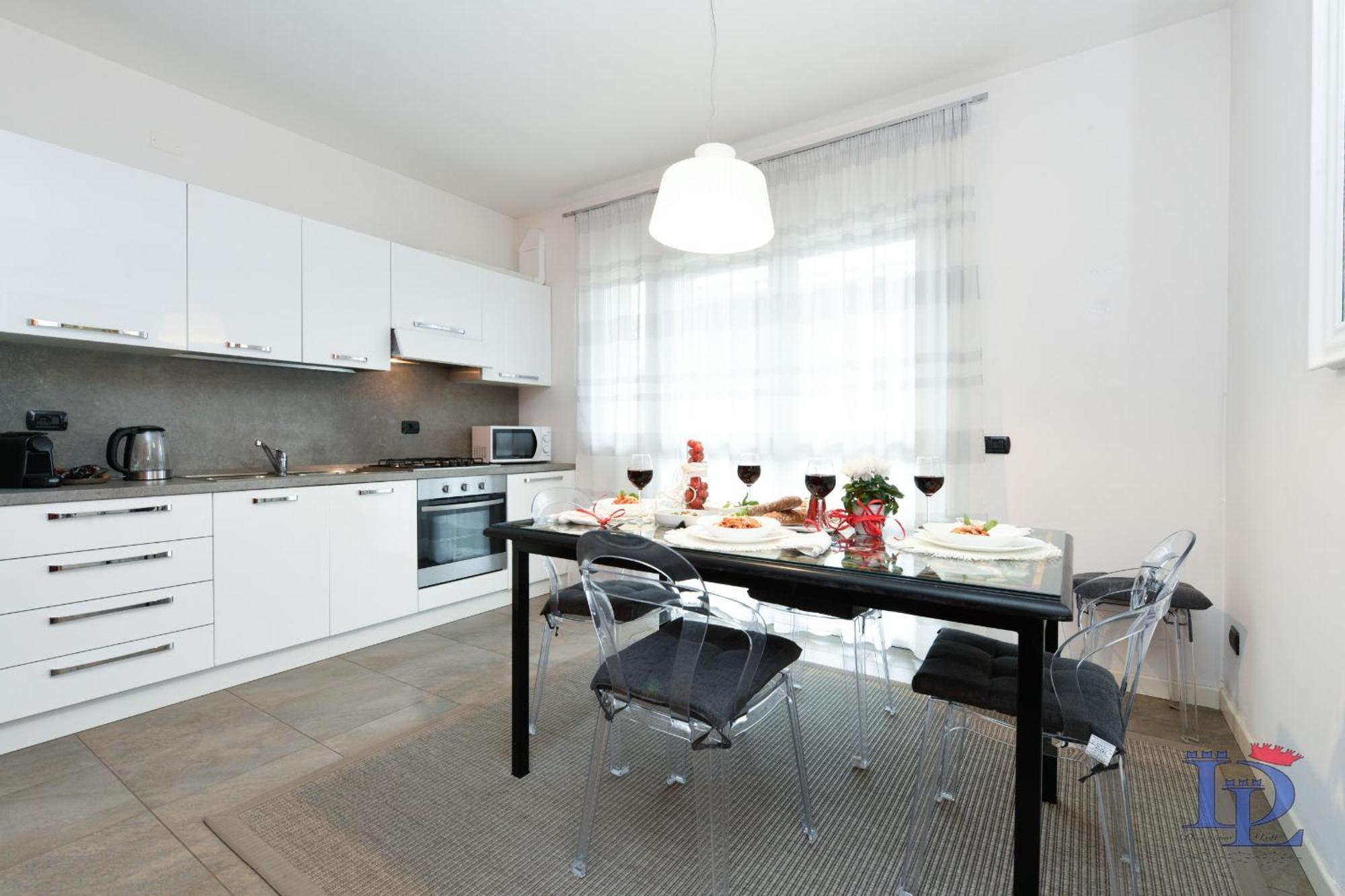 Desenzanoloft Official Partner Marriott Homes & Villas -The Wind Rose Renovation 2025 Desenzano del Garda Exterior foto